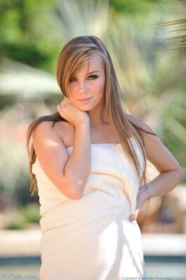 African Call Girls in Mukherjee Nagar