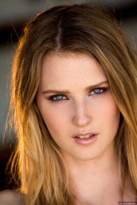 European Slim Girl Escorts in Sector 42 Gurgaon