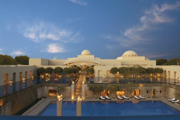 Escorts Near Trident Hotel Gurgaon